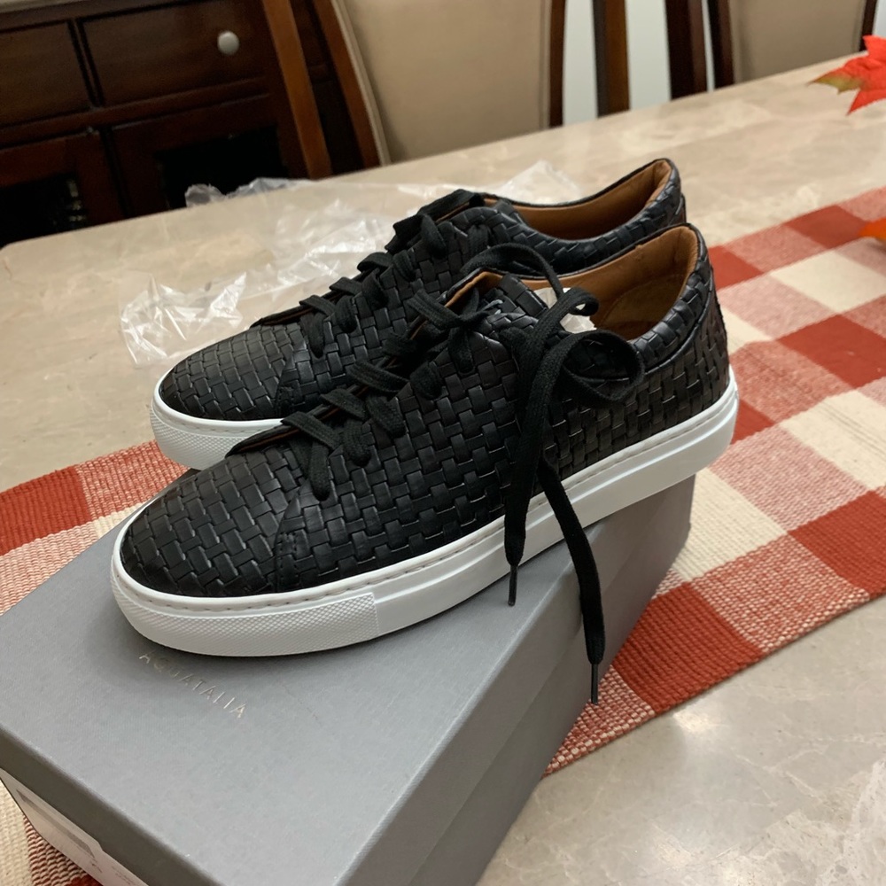New sneakers 🖤